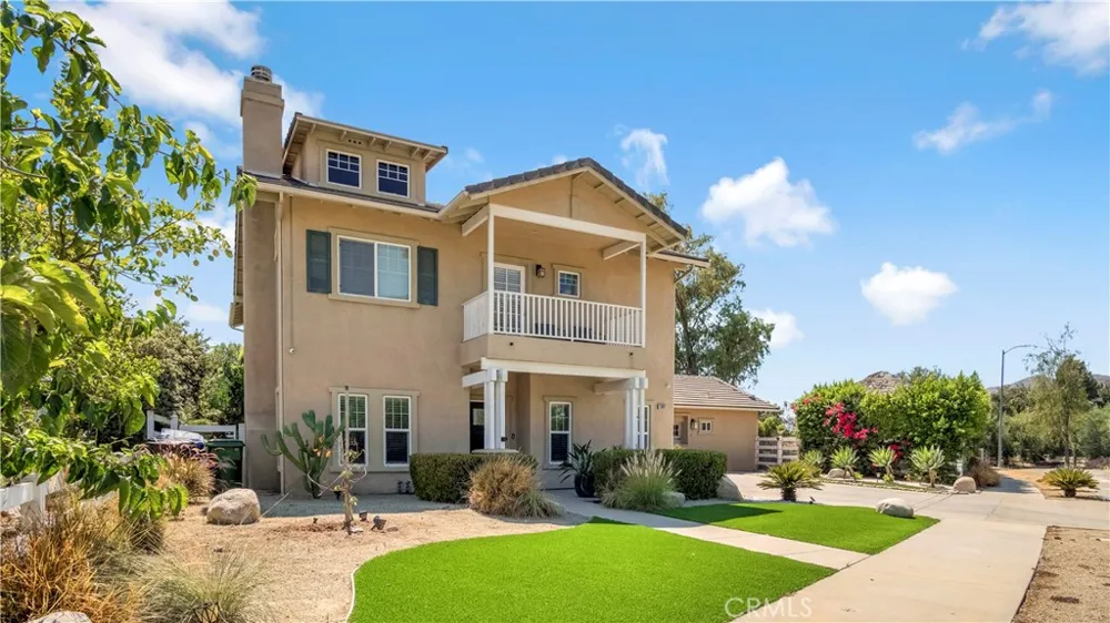 13897 Eldridge Sylmar, CA 91342