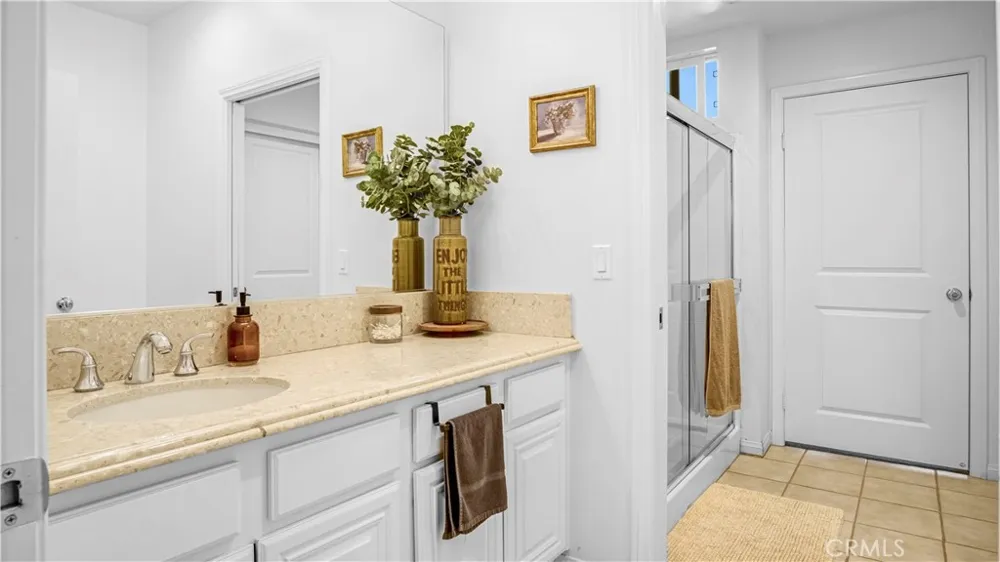 13897 Eldridge Sylmar, CA 91342