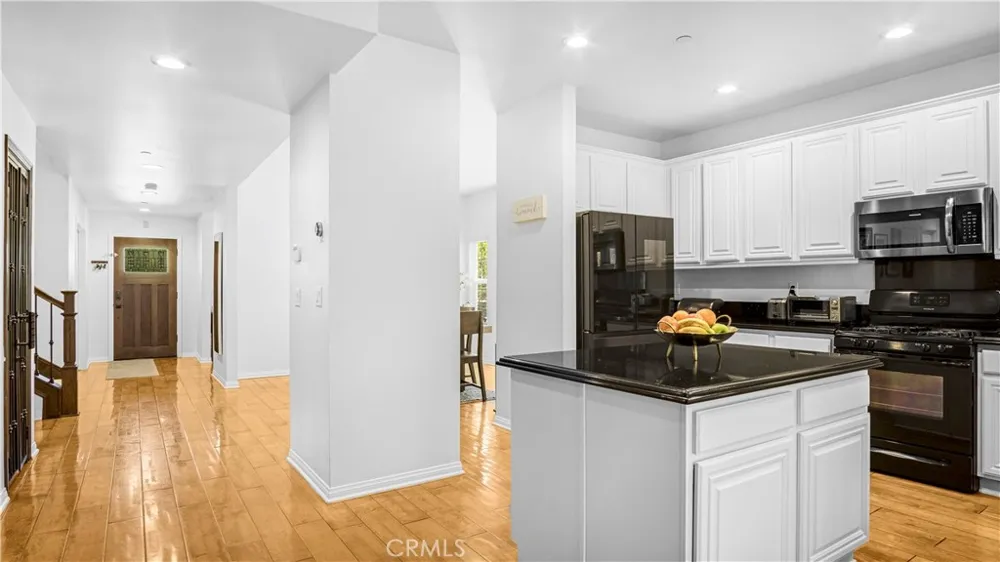 13897 Eldridge Sylmar, CA 91342