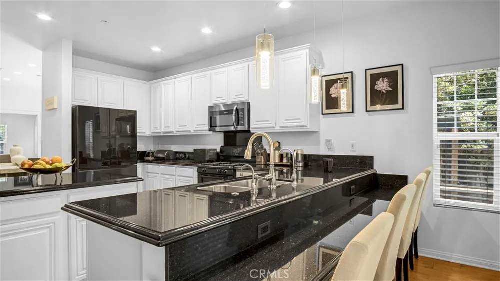 13897 Eldridge Sylmar, CA 91342