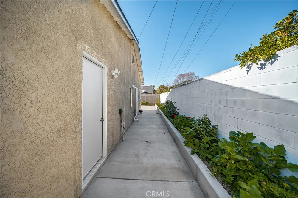 8638 Calmosa Avenue Whittier, CA 90605