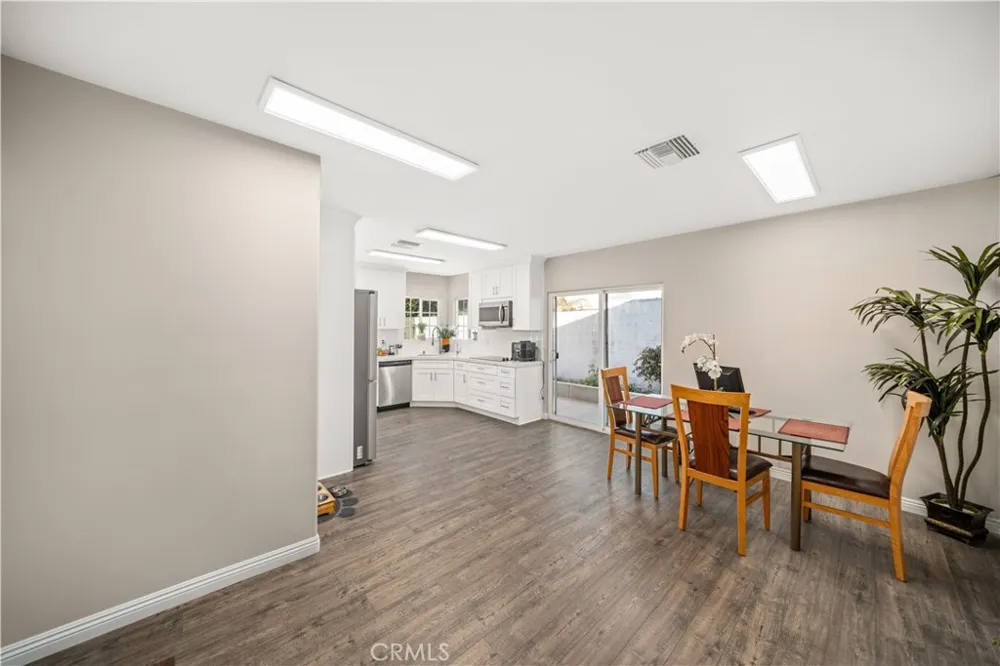 8638 Calmosa Avenue Whittier, CA 90605