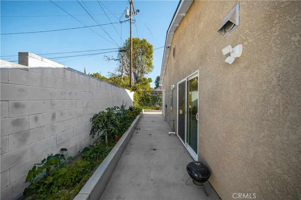 8638 Calmosa Avenue Whittier, CA 90605