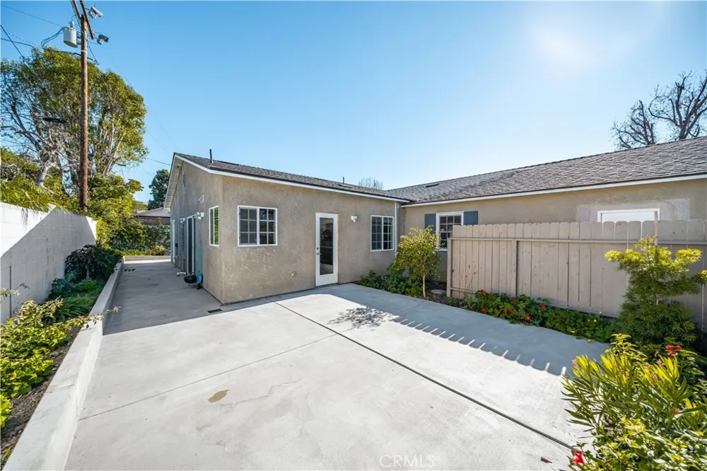 8638 Calmosa Avenue Whittier, CA 90605