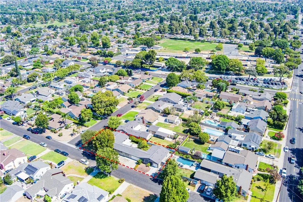 8638 Calmosa Avenue Whittier, CA 90605