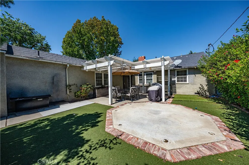8638 Calmosa Avenue Whittier, CA 90605