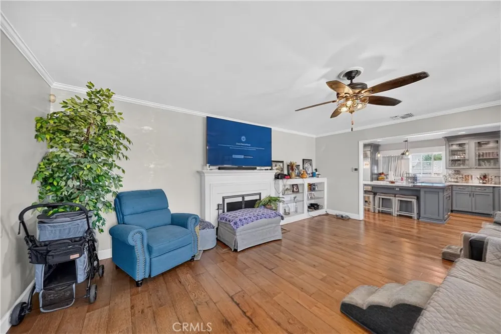 8638 Calmosa Avenue Whittier, CA 90605