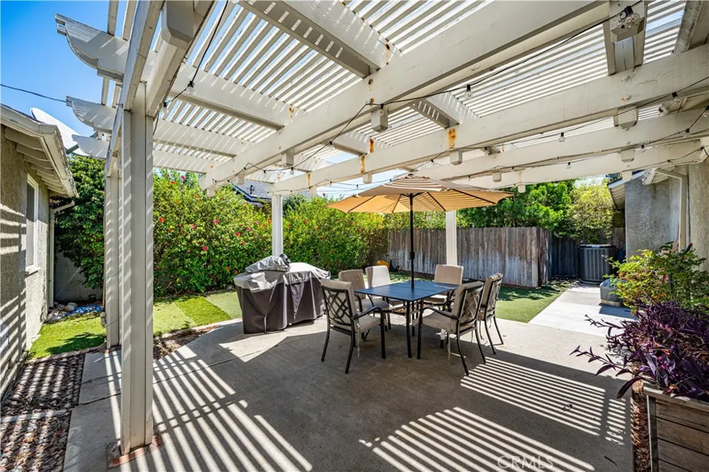 8638 Calmosa Avenue Whittier, CA 90605