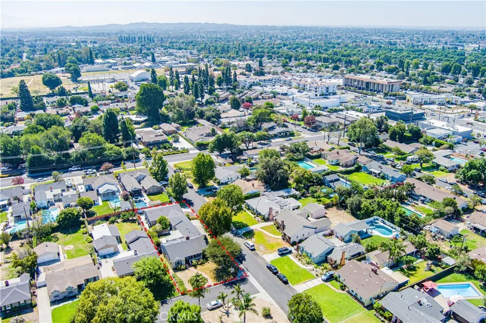 8638 Calmosa Avenue Whittier, CA 90605