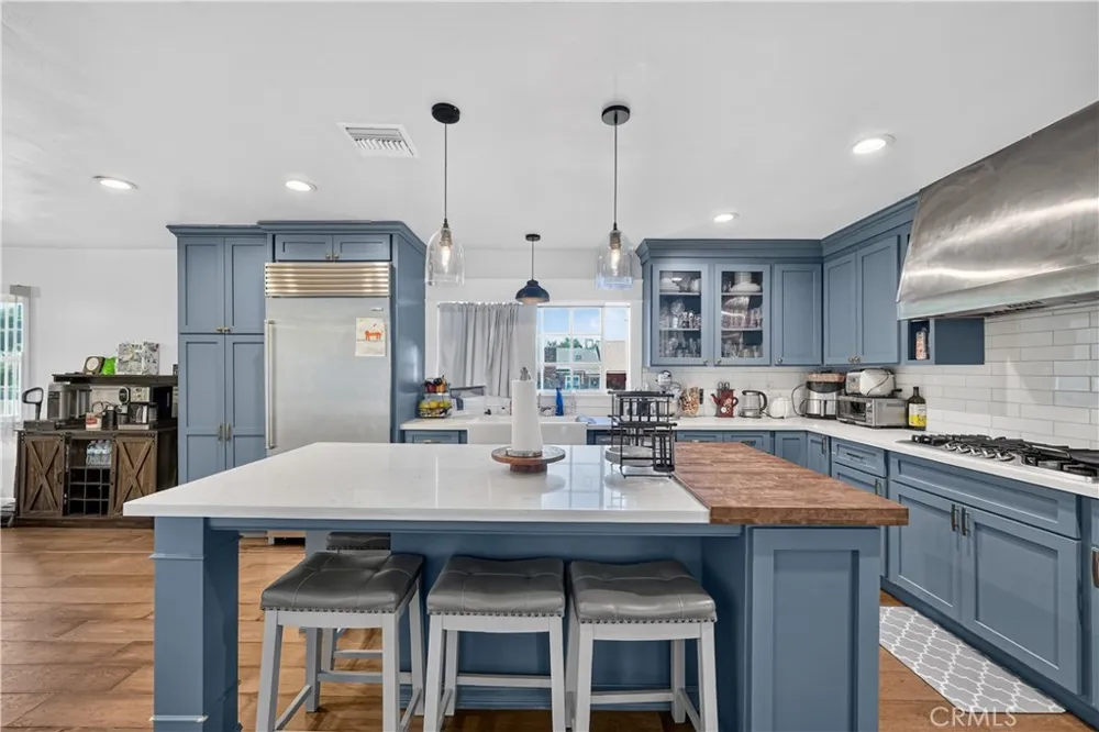 8638 Calmosa Avenue Whittier, CA 90605