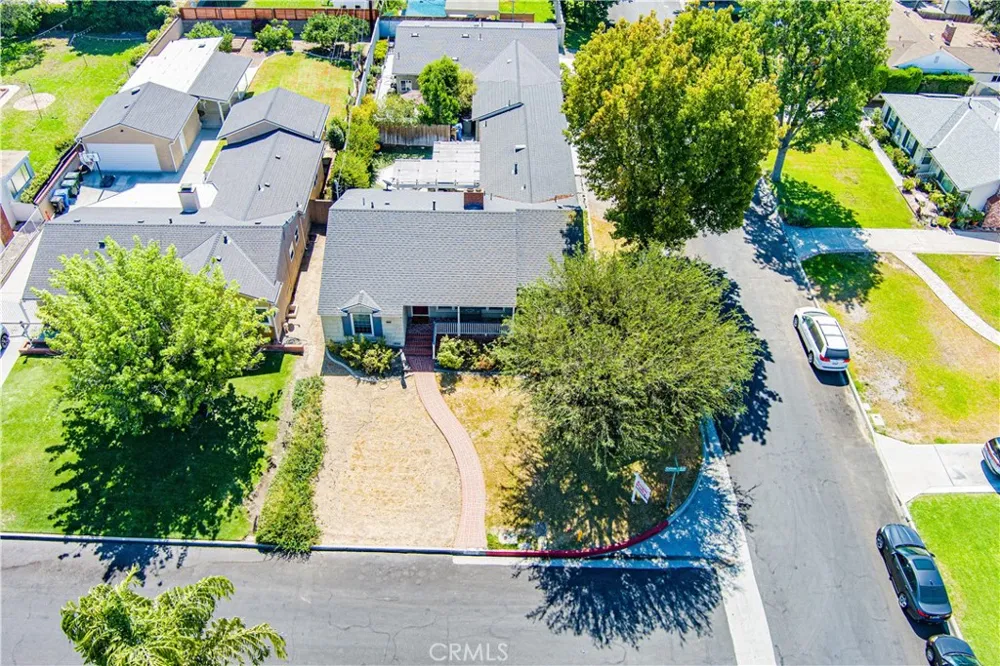 8638 Calmosa Avenue Whittier, CA 90605