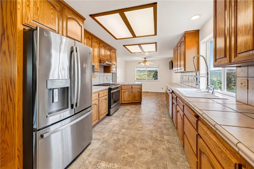 26 Regal Way Oroville, CA 95966