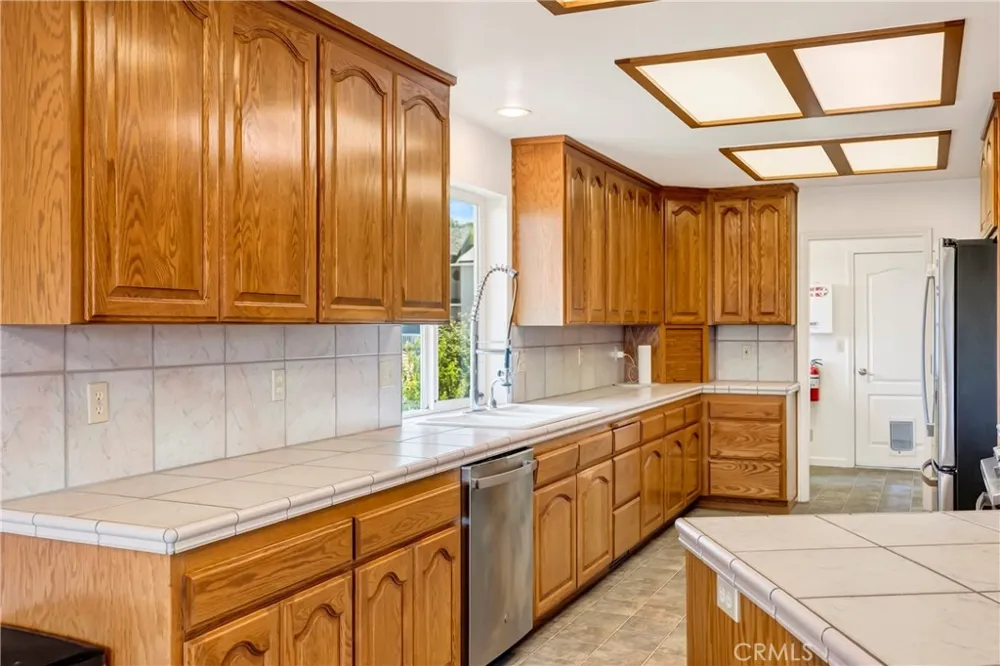 26 Regal Way Oroville, CA 95966