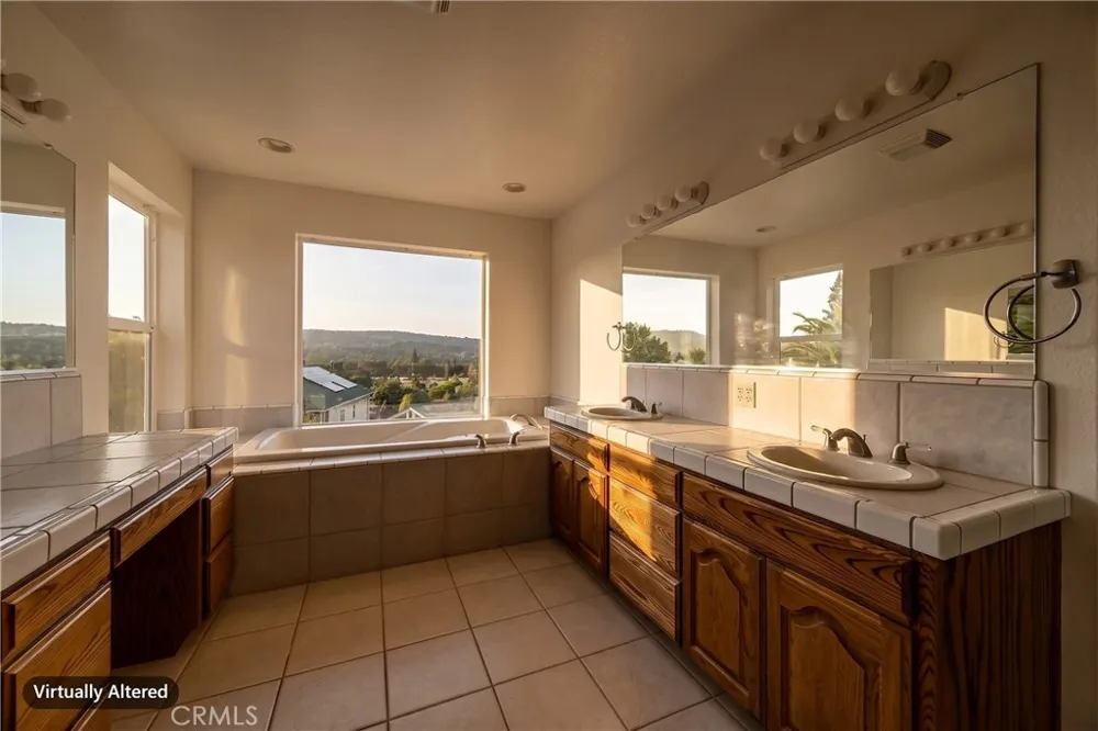 26 Regal Way Oroville, CA 95966
