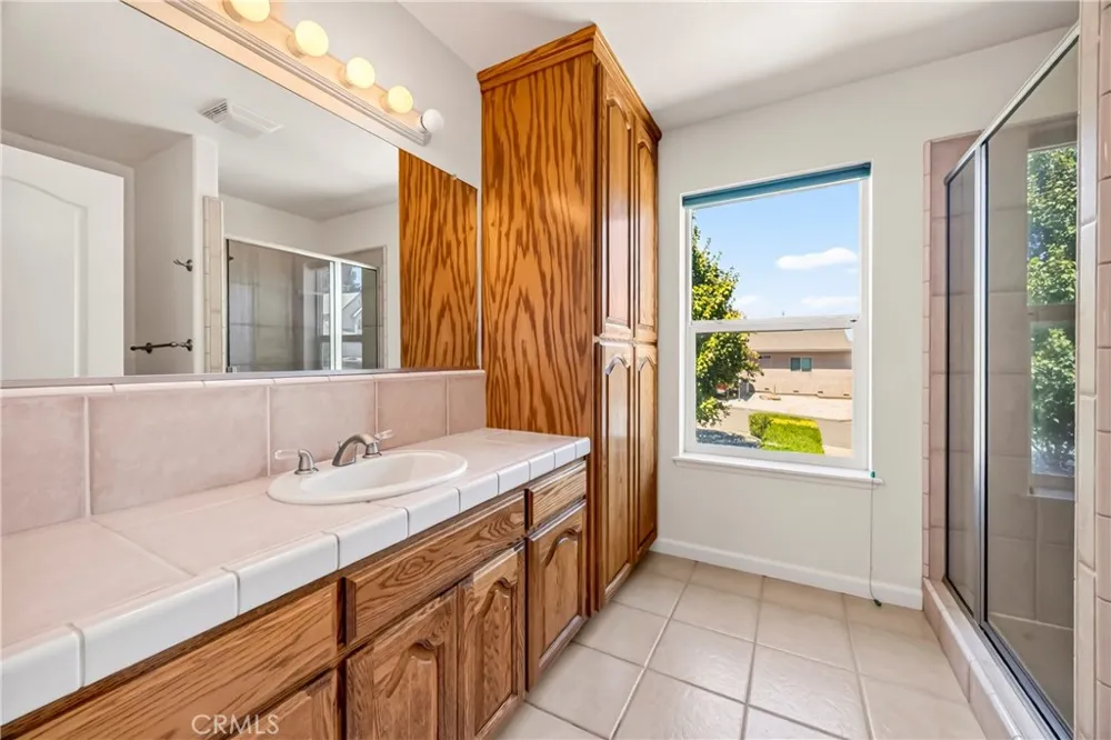 26 Regal Way Oroville, CA 95966