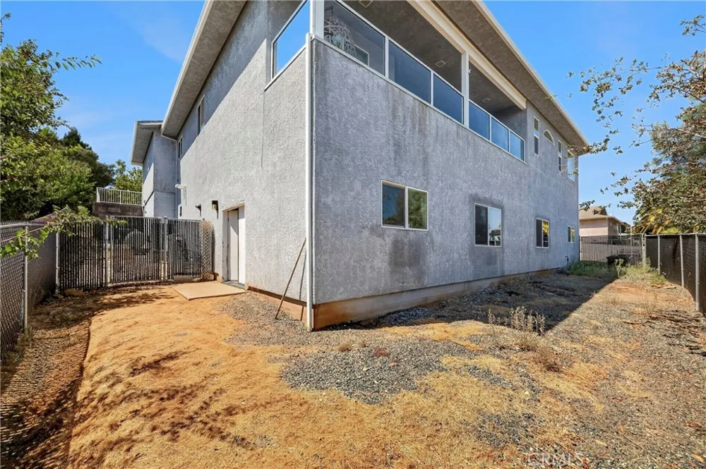 26 Regal Way Oroville, CA 95966