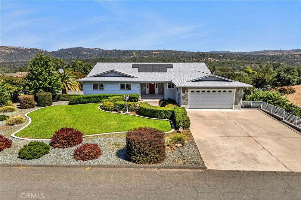 26 Regal Way Oroville, CA 95966