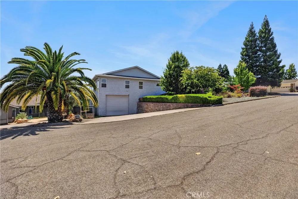 26 Regal Way Oroville, CA 95966