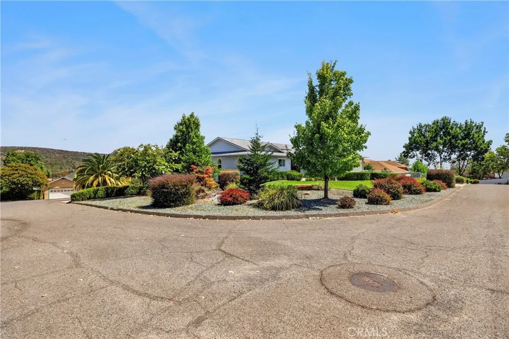 26 Regal Way Oroville, CA 95966
