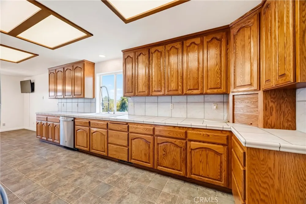 26 Regal Way Oroville, CA 95966