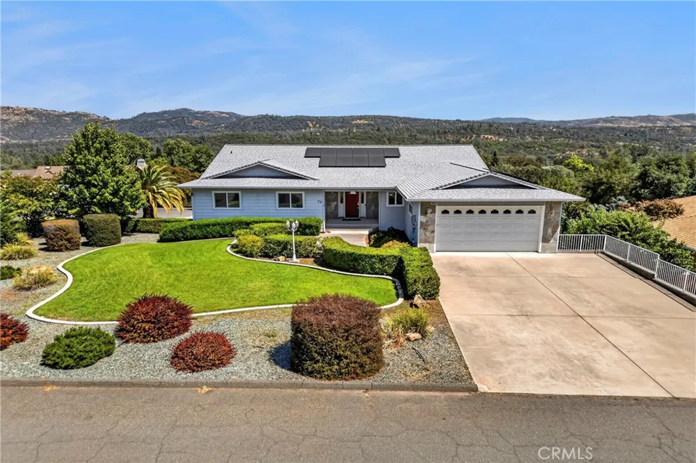 26 Regal Way Oroville, CA 95966