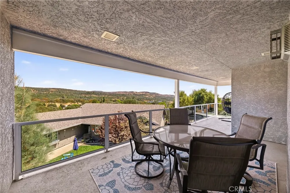 26 Regal Way Oroville, CA 95966