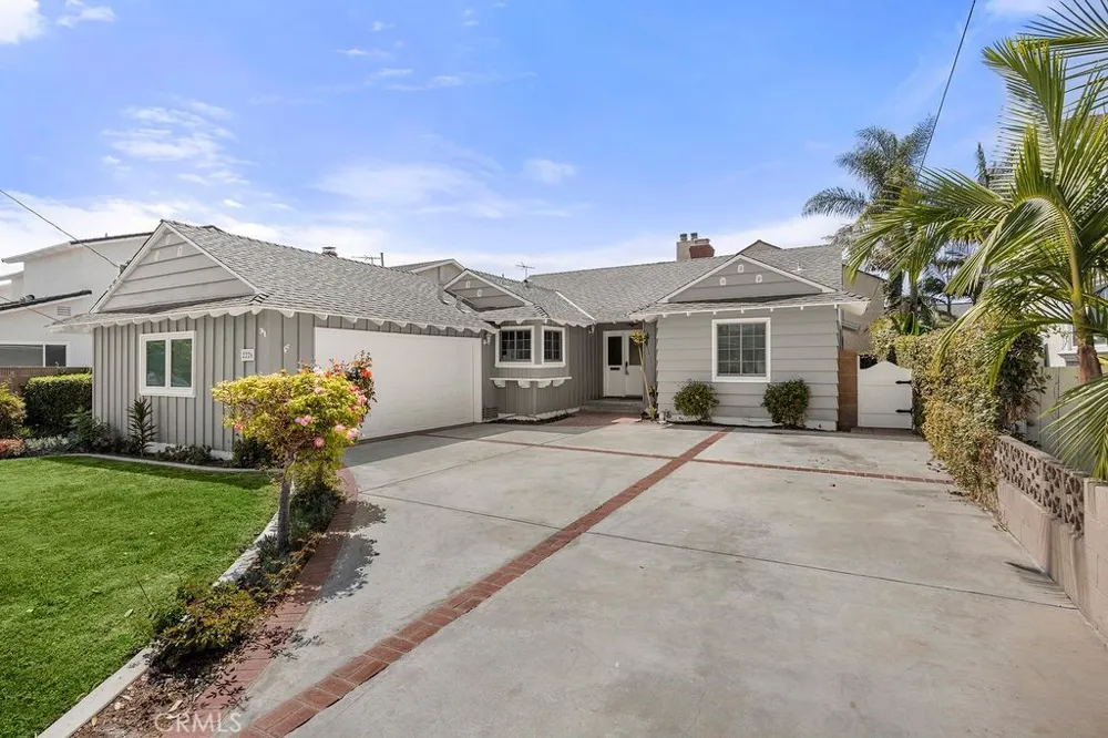 2226 250th Lomita, CA 90717