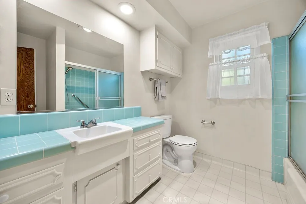 2226 250th Lomita, CA 90717