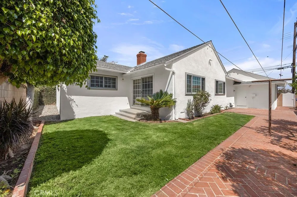 2226 250th Lomita, CA 90717