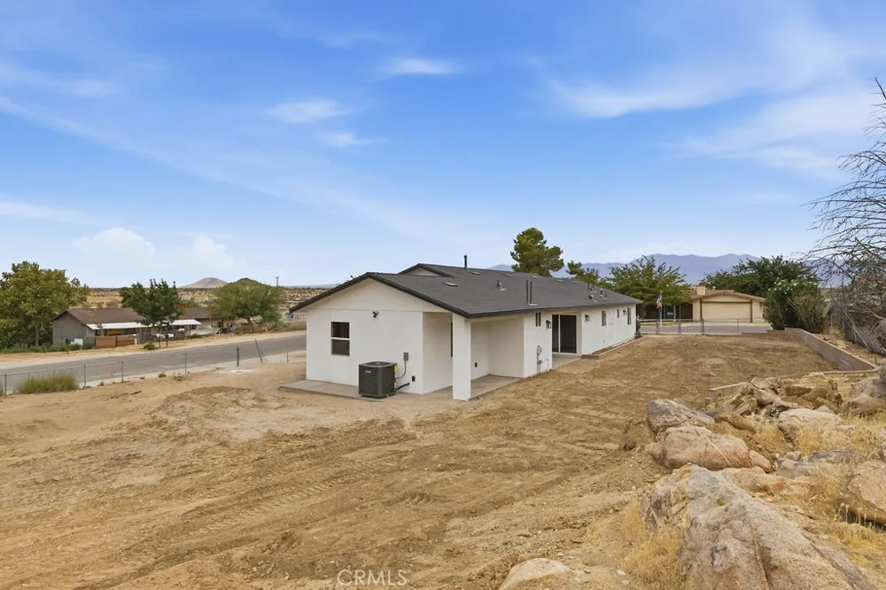 39609 179th E Palmdale, CA 93591
