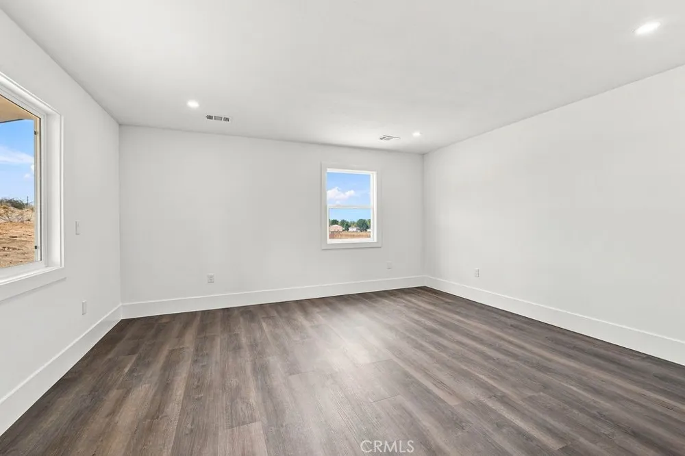 39609 179th E Palmdale, CA 93591