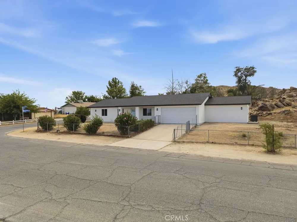 39609 179th E Palmdale, CA 93591