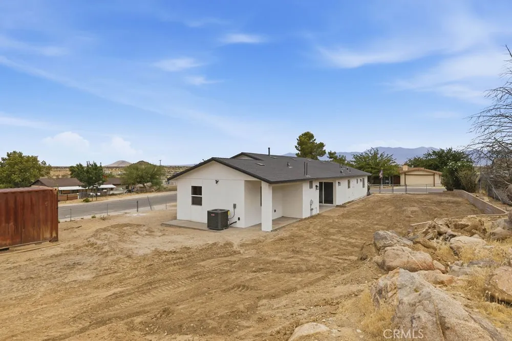 39609 179th E Palmdale, CA 93591