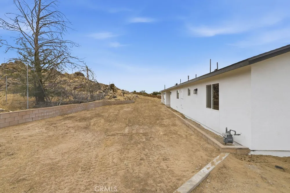39609 179th E Palmdale, CA 93591