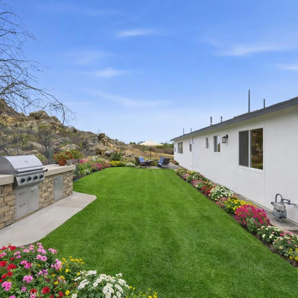 39609 179th E Palmdale, CA 93591