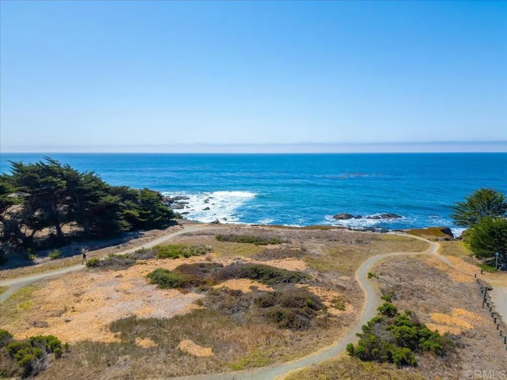 1980 Sherwood Drive Cambria, CA 93428
