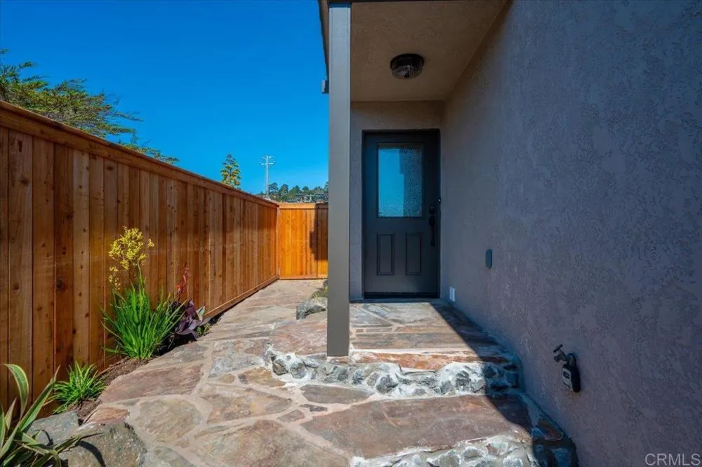 1980 Sherwood Drive Cambria, CA 93428