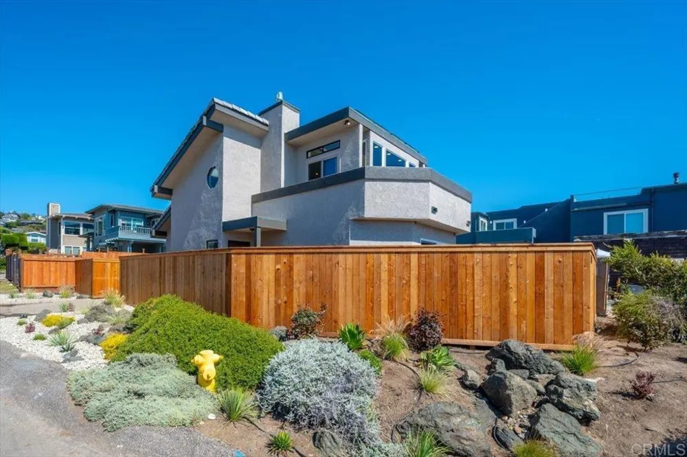 1980 Sherwood Drive Cambria, CA 93428