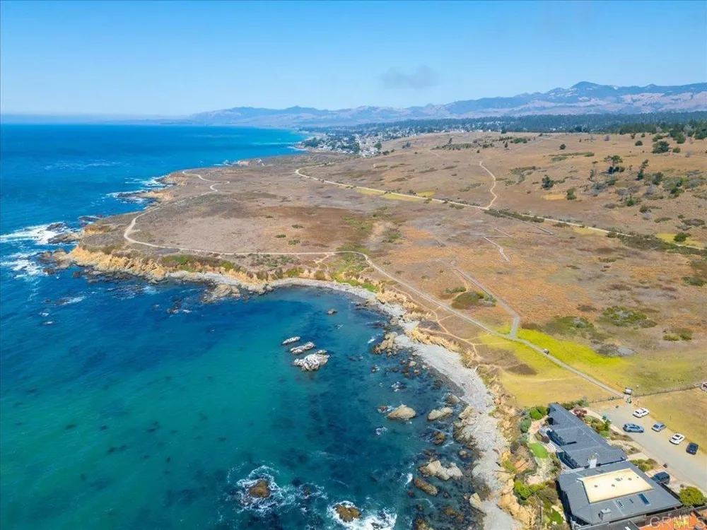 1980 Sherwood Drive Cambria, CA 93428