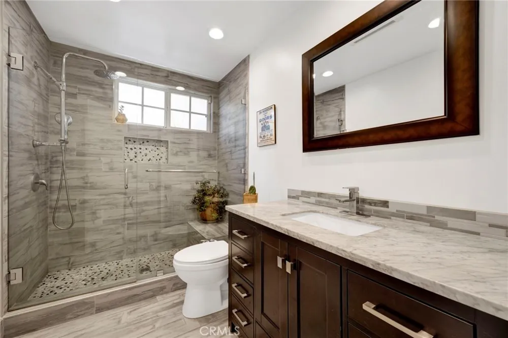 8012 Comanche Winnetka, CA 91306