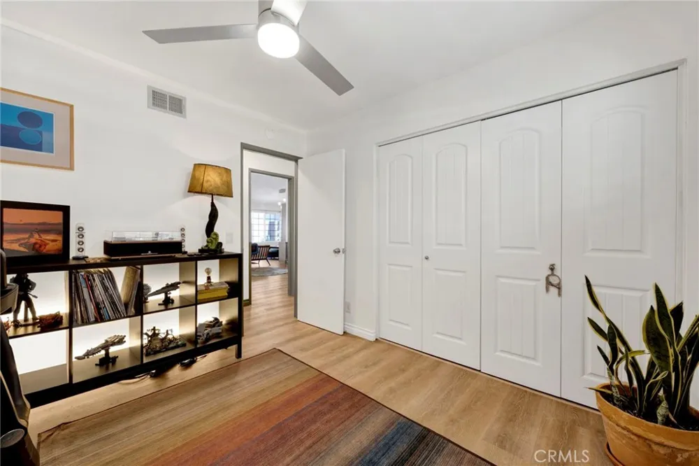 8012 Comanche Winnetka, CA 91306