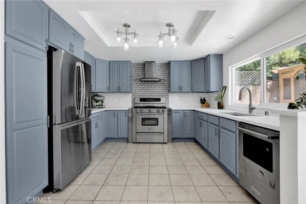 8012 Comanche Winnetka, CA 91306