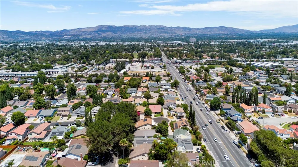 8012 Comanche Winnetka, CA 91306