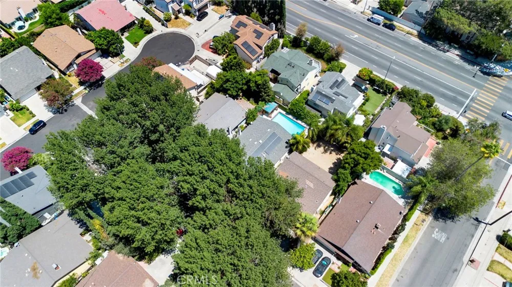 8012 Comanche Winnetka, CA 91306