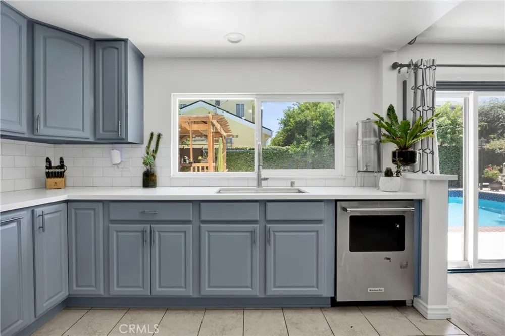 8012 Comanche Winnetka, CA 91306