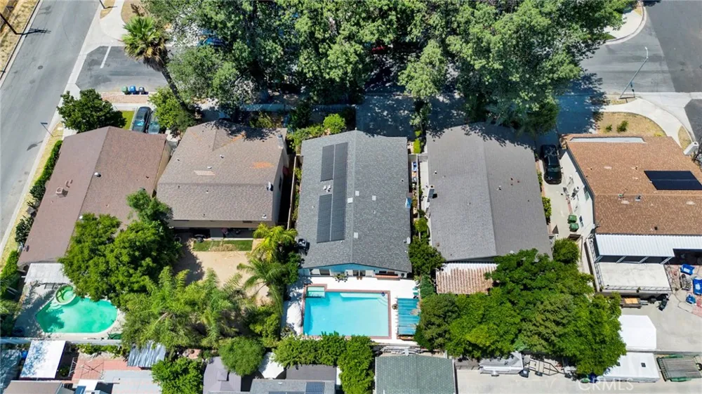 8012 Comanche Winnetka, CA 91306