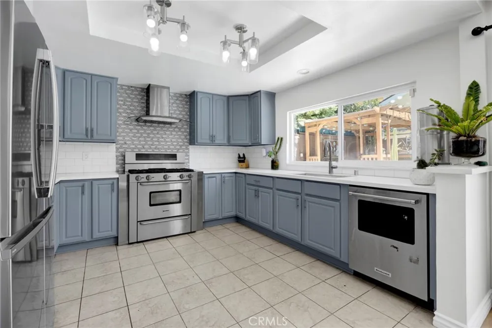 8012 Comanche Winnetka, CA 91306