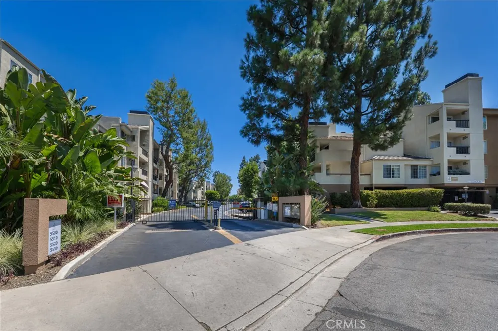 5500 Owensmouth #218 Woodland Hills, CA 91367