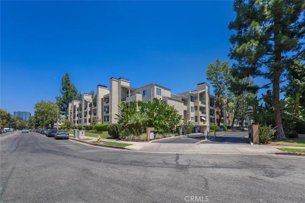 5500 Owensmouth #218 Woodland Hills, CA 91367