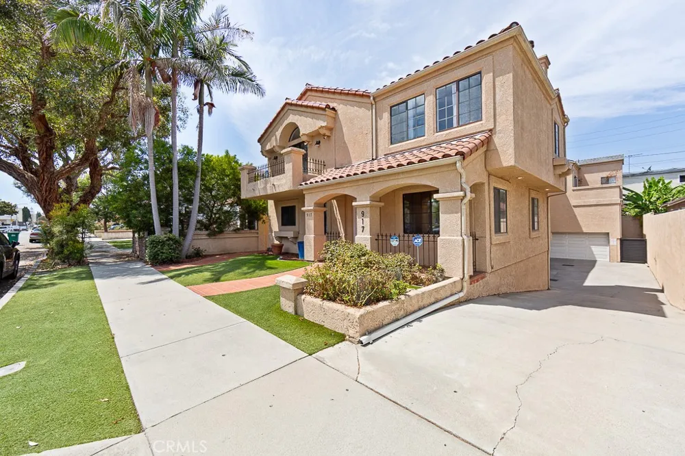 917 Euclid Avenue Long Beach, CA 90804
